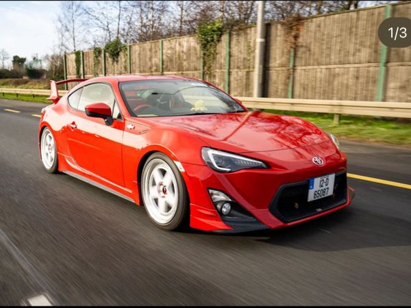 Toyota GT86 Coupe, Petrol, 2012, Red