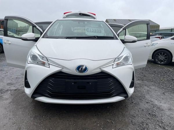 Toyota Vitz Hatchback, Petrol Hybrid, 2018, White