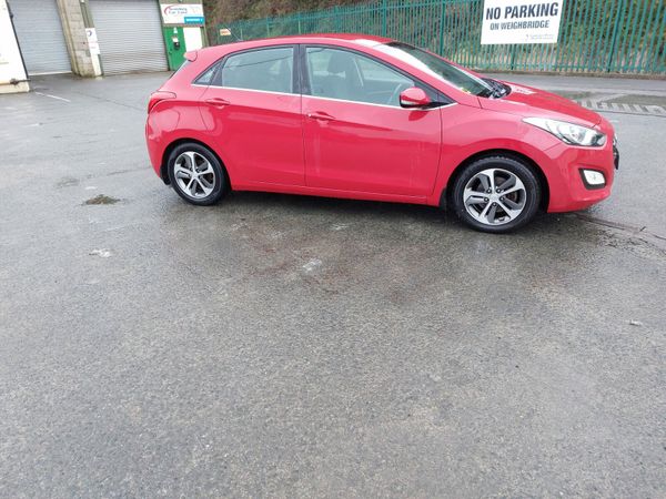 Hyundai i30 Coupe, Diesel, 2017, Red