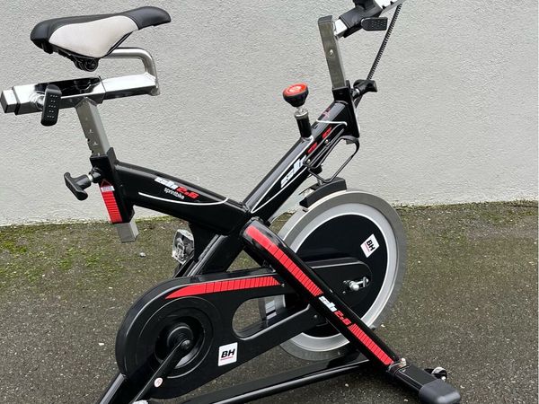 Bh sb 2.6 i best sale spin bike