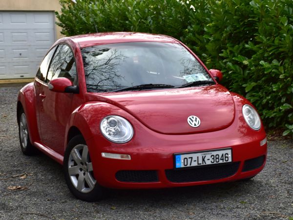 Volkswagen Beetle Hatchback, Petrol, 2007, Red