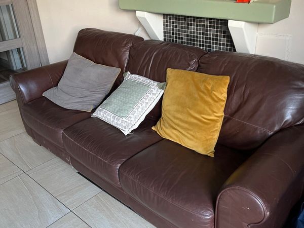 Donedeal leather clearance couch