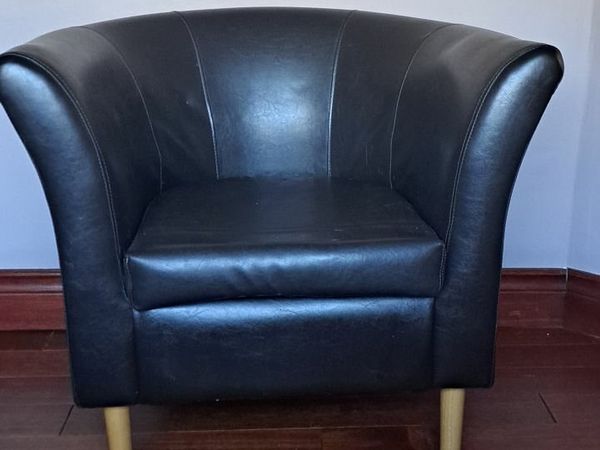 Done deal outlet tub chairs