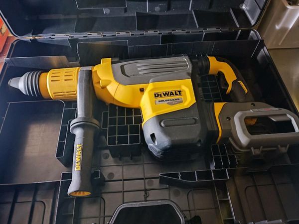 DeWalt dch 773 max sds drill kango. Brand new for sale in Co