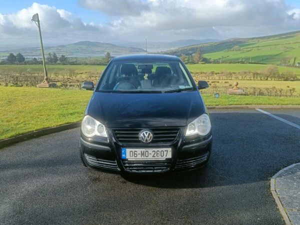 Volkswagen Polo Hatchback, Petrol, 2006, Black