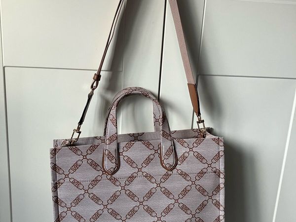 Bag for sale in Co. Cork for 280 on DoneDeal