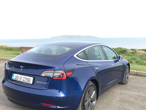 Tesla MODEL 3 Saloon, Electric, 2020, Blue