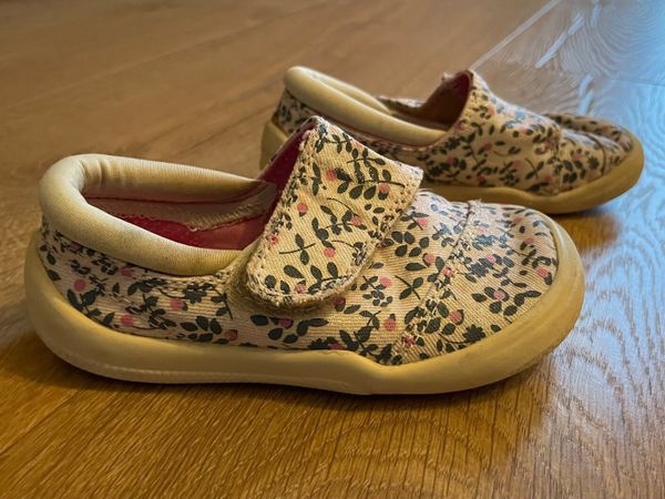 Clarks doodles size clearance 6