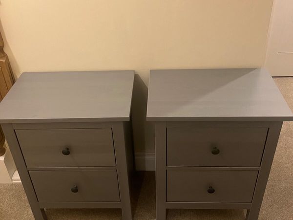 Hemnes bedside online table grey