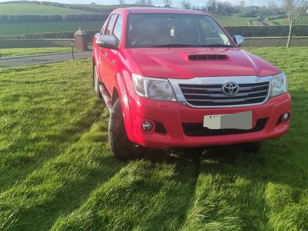 Toyota Hilux Pick Up, Diesel, 2015, Red