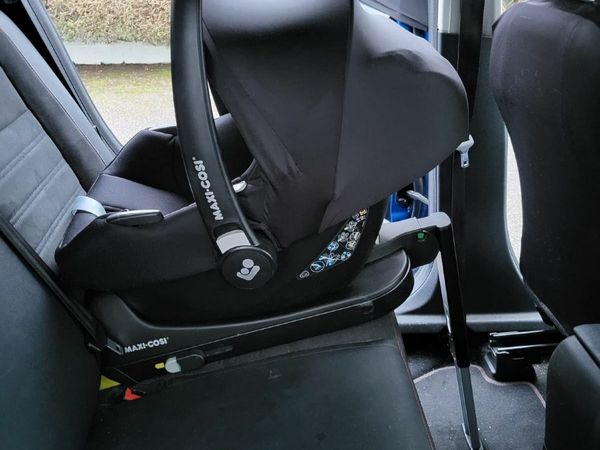 Maxi cosi car 2024 seat done deal