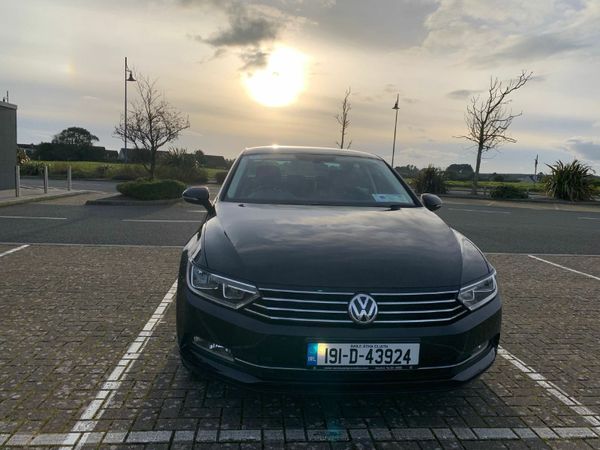 Volkswagen Passat Saloon, Diesel, 2019, Black