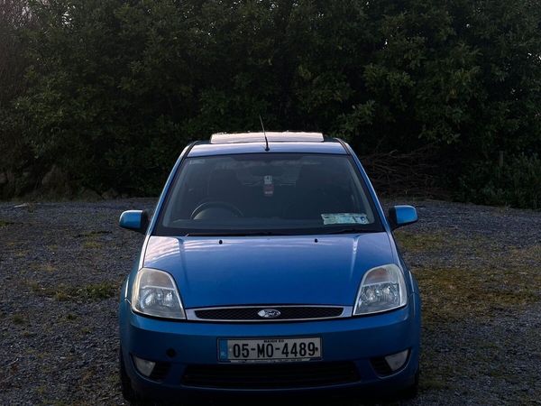Ford Fiesta Hatchback, Petrol, 2005, Blue