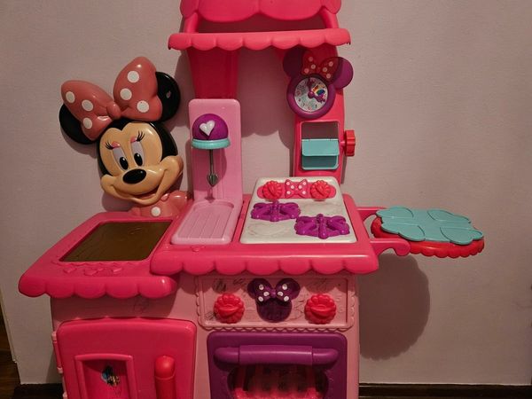 Done deal cheap toy kitchen