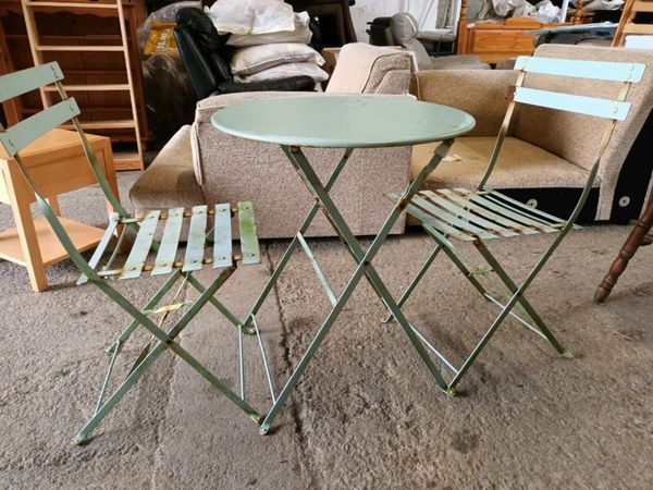 Mini garden table store and chairs