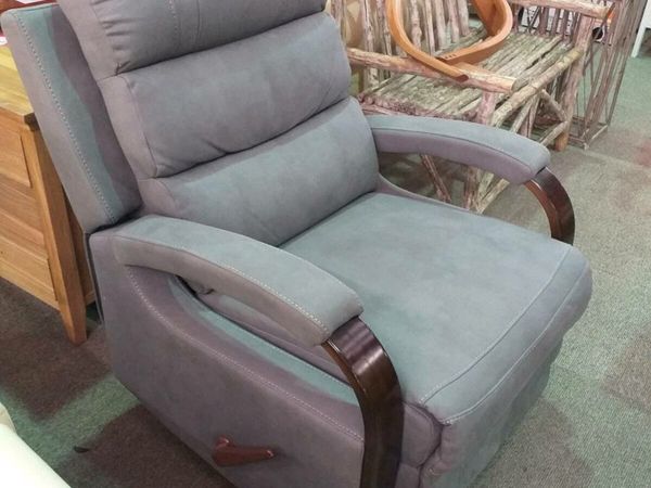 Donedeal store recliner chairs