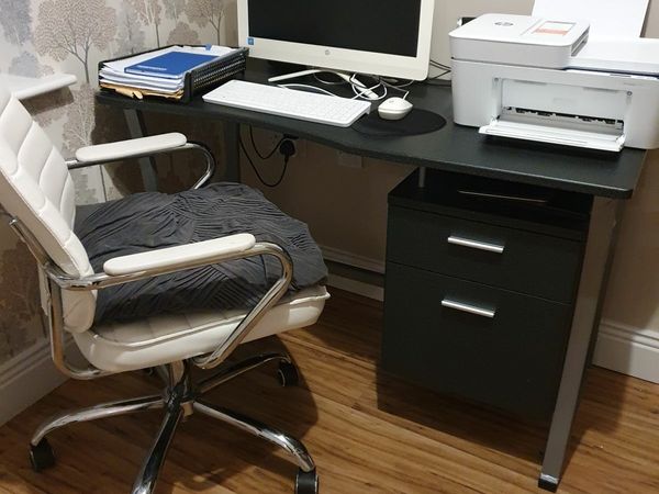 Computer desk clearance done deal