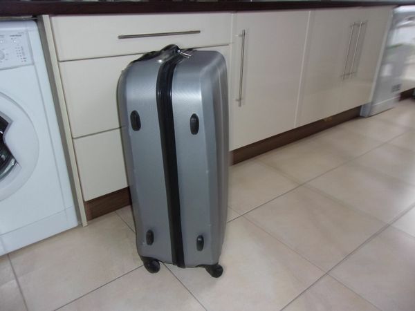 Extra large cheap suitcase ireland