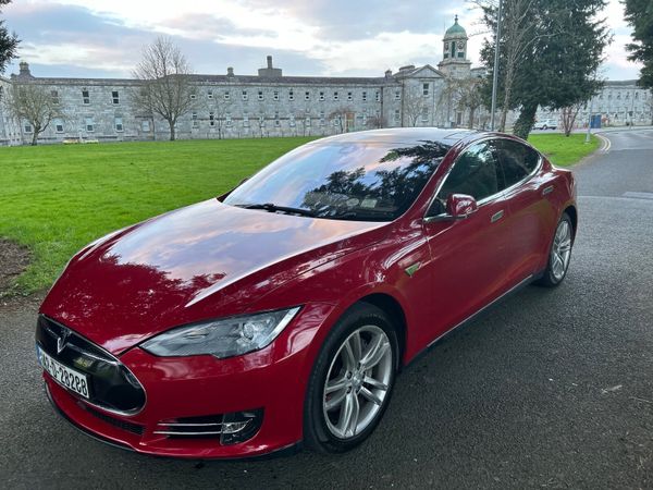 Tesla MODEL S Hatchback, Electric, 2014, Red