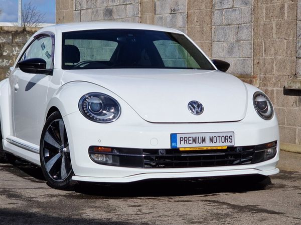 Volkswagen Beetle Hatchback, Petrol, 2014, White