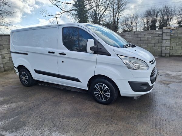 Ford transit custom damaged repairable best sale for sale