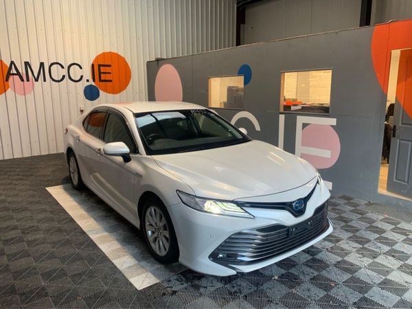 Toyota Camry Saloon, Hybrid, 2018, White