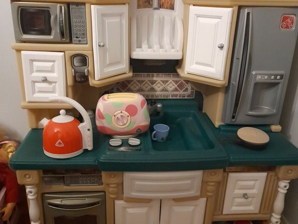 Done deal cheap toy kitchen