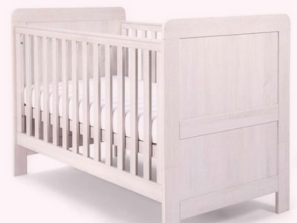 Screws for mamas and cheap papas cot