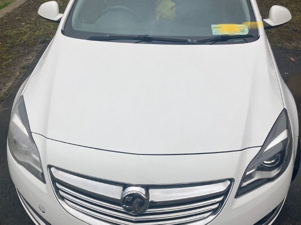 Vauxhall Insignia Hatchback, Diesel, 2014, White