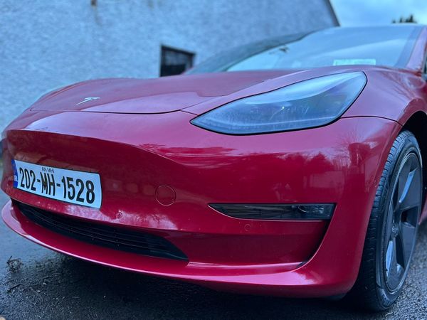 Tesla MODEL 3 Saloon, Electric, 2020, Red