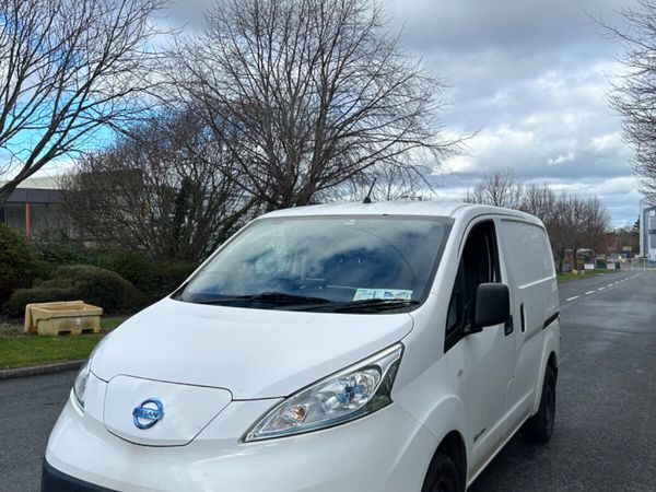 Nissan vans best sale done deal