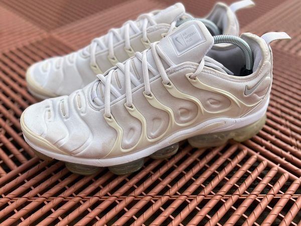 Nike air best sale vapormax plus string