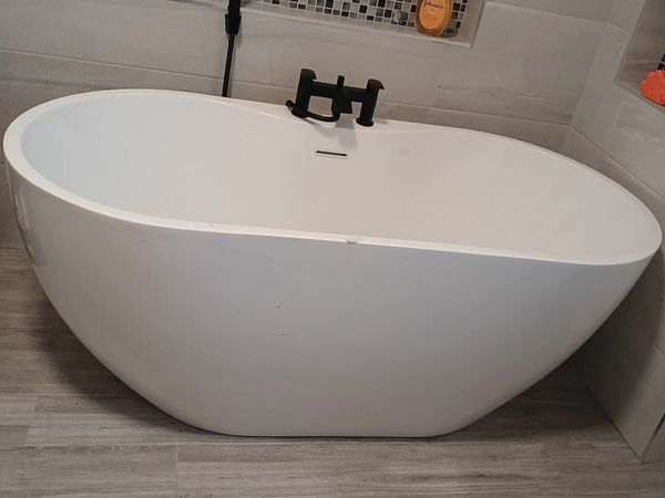 Freestanding Sonas Bath with mixer for sale in Co. Waterford for €1,900 ...