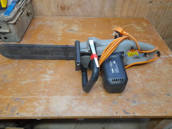 Electric on sale chainsaw woodies