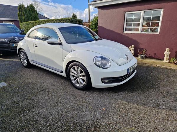 Volkswagen Beetle Hatchback, Petrol, 2016, White