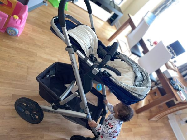 2015 uppababy vista store for sale