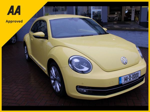 Volkswagen Beetle Hatchback, Petrol, 2014, Yellow