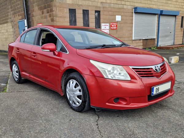 Toyota Avensis Saloon, Petrol, 2009, Red