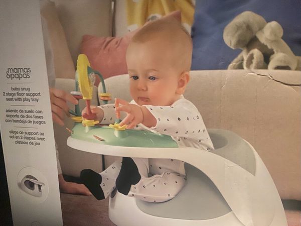 Baby snug seat 2024 with play tray