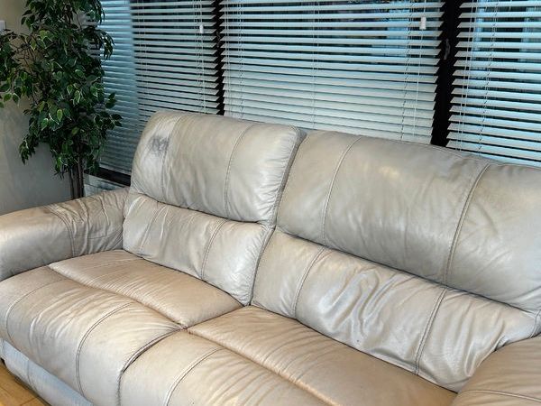 Second hand deals cream sofa