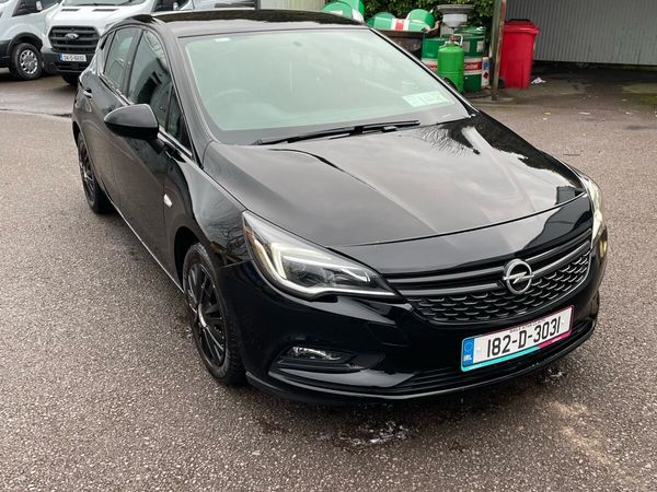 Opel Astra Hatchback, Petrol, 2018, Black