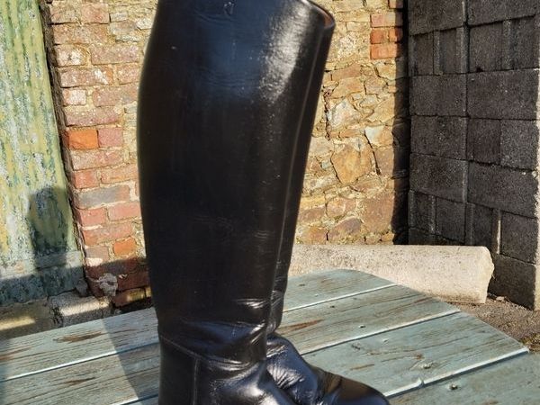 Leather riding boots size hot sale 9