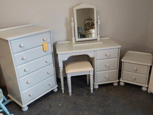 Done deal clearance dressing table