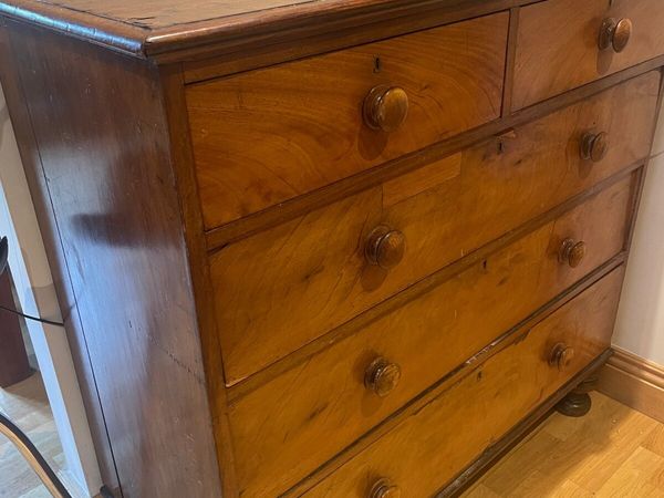 Done deal deals chest of drawers