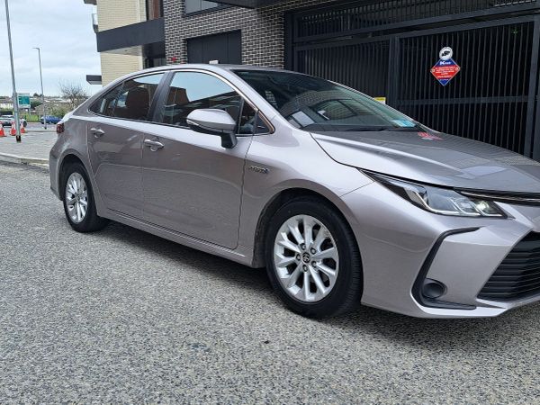Toyota Corolla Saloon, Petrol Hybrid, 2019, Grey
