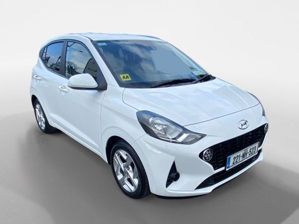 Hyundai i10 Hatchback, Petrol, 2022, White