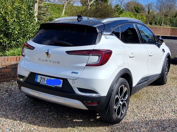 Renault Captur Hatchback, Petrol Plug-in Hybrid, 2021, White