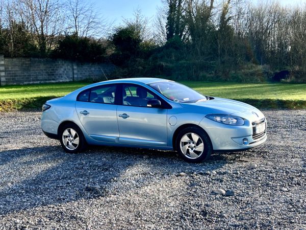 Renault Fluence Saloon, Electric, 2012, Blue