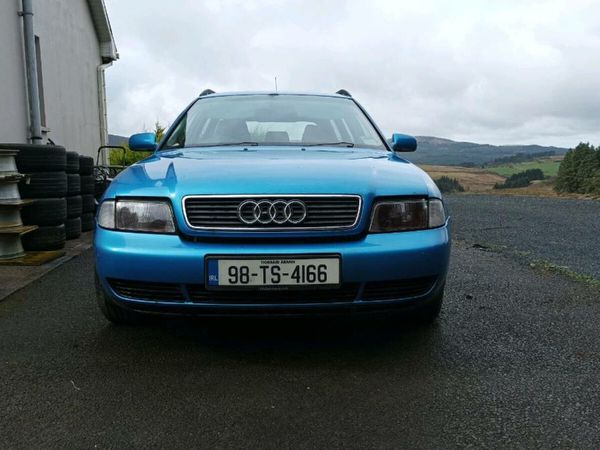 Audi A4 Estate, Petrol, 1998, Blue