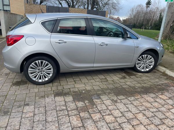 Opel Astra MPV, Petrol, 2015, Silver